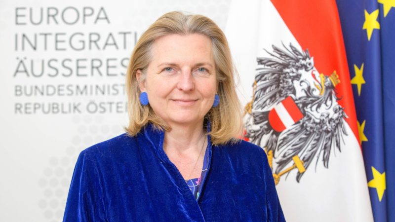 Ngoại trưởng Áo  Karin Kneissl 