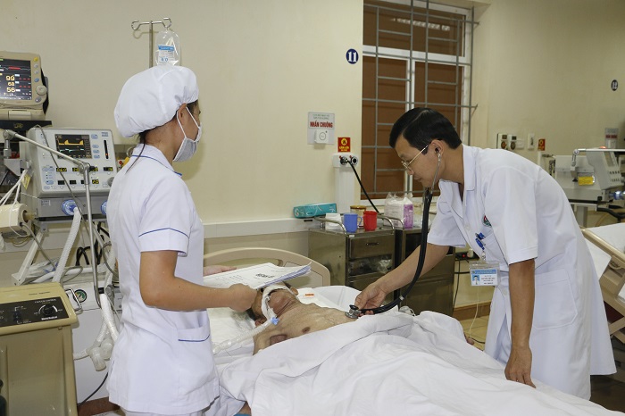 Chăm sóc bệnh nhân bị tai biến tại khoa hồi sức tích cực tại BVĐK tỉnh Hà Tĩnh