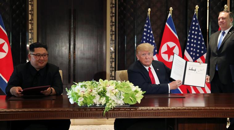 Tổng thống Mỹ Donald Trump và nhà lãnh đạo Triều Tiên Kim Jong-un ký văn kiện lịch sử