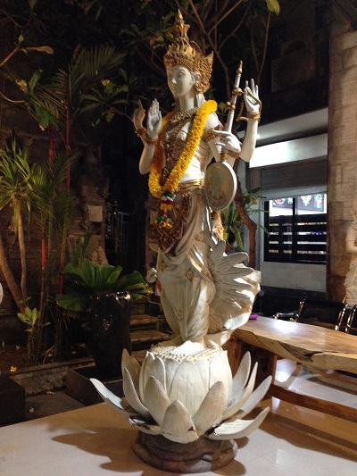 Nữ thần Trí tuệ Dewa Brahma hiện diện mọi nơi ở Bali