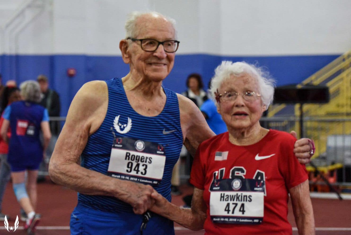 Cụ ông 100 tuổi Orville Rogers và cụ bà 102 tuổi Julia Hawkins