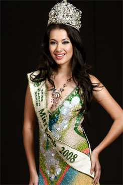 Người châu Á đầu tiên giành giải Hoa hậu Trái đất vào năm 2008