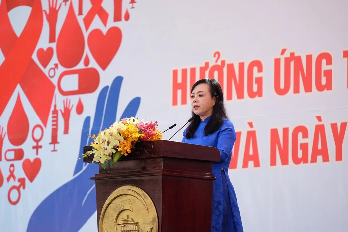 Bộ trưởng Bộ Y tế Nguyễn Thị Kim Tiến phát biểu phát động tháng hành động quốc gia phòng, chống HIV AIDS 2018