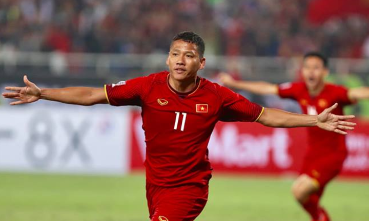 Anh Đức ghi bàn vào phút thứ 6 trận chung kết lượt về Việt Nam vs Malaysia, giúp Việt Nam vô địch Cúp AFF Suzuki Cup 2018
