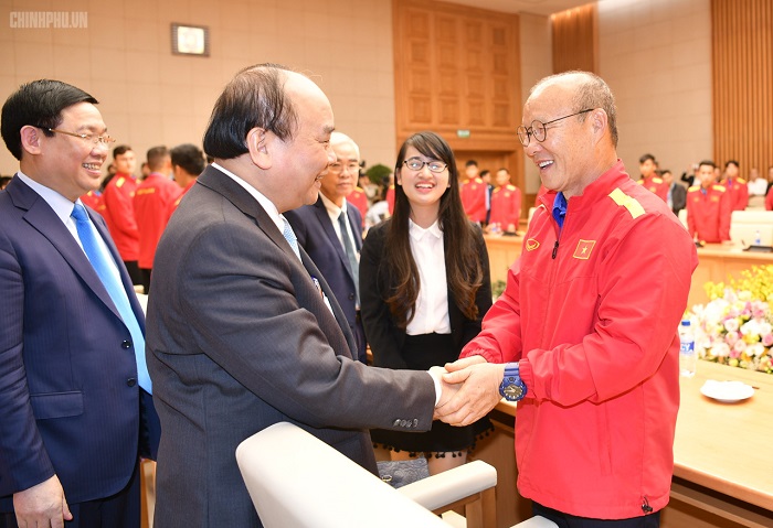 Thủ tướng Nguyễn Xuân Phúc tặng Huân chương Hữu nghị cho HLV Park Hang-seo