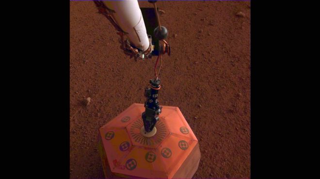 Vệ tinh InSight của NASA phát hiện vụ động đất trên sao Hỏa