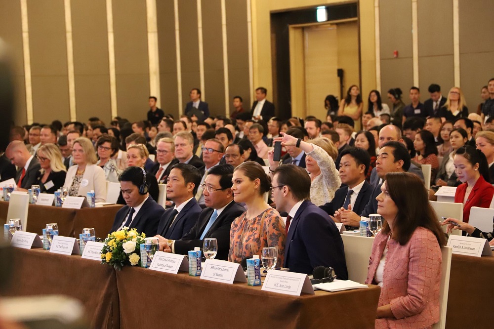 Thượng đỉnh Việt Nam-Thụy Điển có sự góp mặt của Công chúa kế vị Thụy Điển Victoria, Phó Thủ tướng- Bộ trưởng Ngoại giao Phạm Bình Minh, Chủ tịch VCCI Vũ Tiến Lộc và Bộ trưởng Ngoại thương Thụy Điển Ann Linde. 