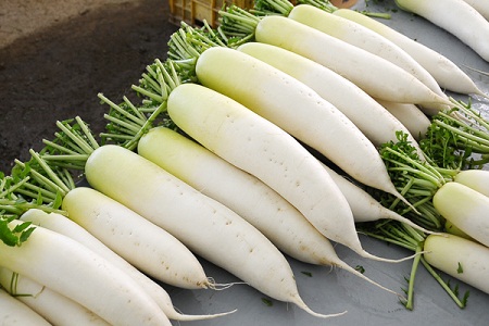 Củ cải trắng giàu vitamin K.