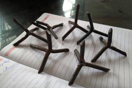 Những chiếc “đinh tặc” 4 cạnh sắc ngọt là nỗi kinh hoàng của các loại xe