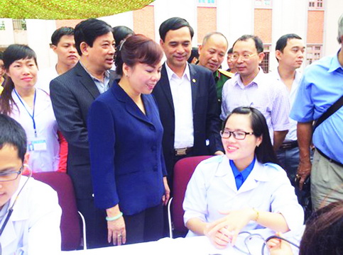Bộ trưởng Bộ Y tế cùng đoàn công tác thăm và làm việc tại huyện Mường Nhé, tỉnh Điện Biên.