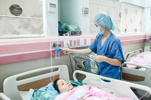Phòng phẫu thuật và phòng hồi sức hậu phẫu trong nhiều bệnh viện