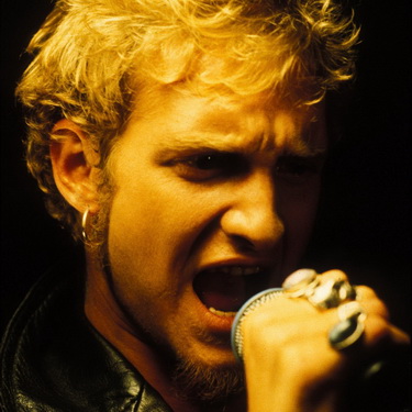 Layne Staley, giọng ca rock xuất sắc nhất nước Mỹ thập kỷ 90 nghiện ma túy trên 10 năm.