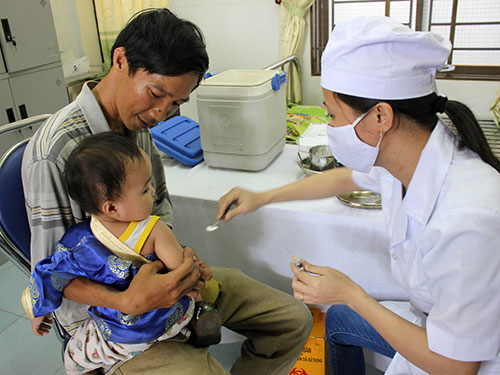 Đầu tư cho y tế cơ sở  để nâng cao chất lượng chăm sóc sức khoẻ ban đầu cho nhân dân. Ảnh: D.Linh