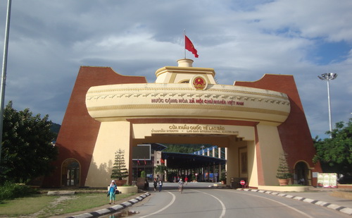 Cửa khẩu Lao Bảo.