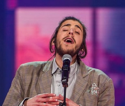 Salvador Sobral tỏa sáng đêm chung kết Eurovision 2017.