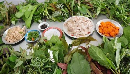 Gỏi lá lảu - đặc sản Kon Tum.
