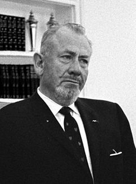 Nhà văn Steinbeck (1902-1968).