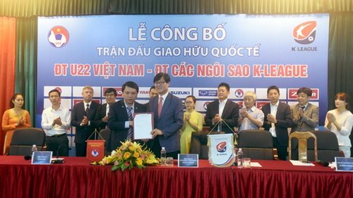 Đại diện LĐBĐVN và Tổng Thư ký K-League tại Lễ công bố trận giao hữu quốc tế giữa U22 Việt Nam gặp Đội tuyển các ngôi sao Hàn Quốc.