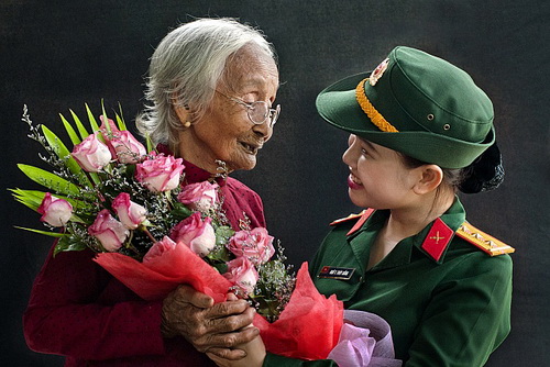Các thế hệ con cháu sau này mãi mãi nhớ ơn các Mẹ Việt Nam Anh hùng.