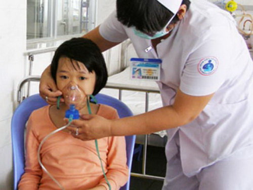 Cần xông mũi cho trẻ ở cơ sở y tế để đánh giá hiệu quả của thuốc.