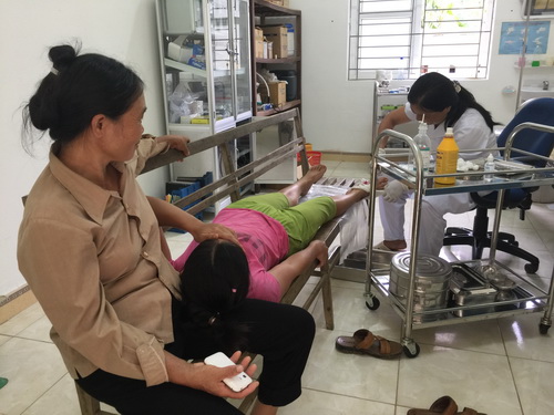 Một ca xử trí vết thương tại Trạm y tế xã Dân Chủ, Hòa An, Cao Bằng.