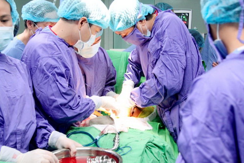 BVĐK tỉnh Phú Thọ là bệnh viện tuyến tỉnh đầu tiên trong cả nước thực hiện thành công ca ghép thận.