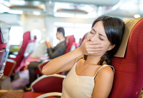 Sau khi đi tàu, thuyền cảm thấy họ vẫn đang lắc lư, chóng mặt ngay khi đã ở trên mặt đất.
