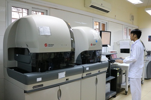 Xét nghiệm tổng phân tích tế bào máu ngoại vi trên máy phân tích huyết học tự động hoàn toàn.