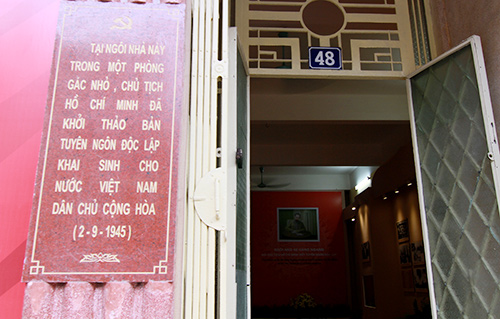 Nhà số 48 (Hàng Ngang, Hoàn Kiếm) là nơi Bác Hồ soạn thảo bản Tuyên ngôn độc lập. Nhà số 48 (Hàng Ngang, Hoàn Kiếm) là nơi Bác Hồ soạn thảo bản Tuyên ngôn độc lập.