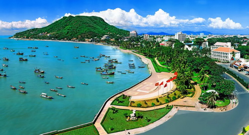 Vũng Tàu là thành phố có thể nói là sạch nhất nước. Những bờ kè ven biển láng tưng, lát đá đen có thể ngả lưng ngay không cần lau. Những dải phân cách trưng những chậu cây bạc triệu rất đẹp mà… không mất ( Nhà thơ Văn Công Hùng).