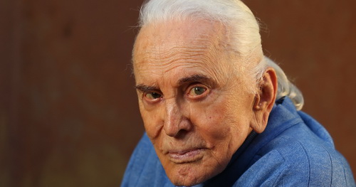 Kirk Douglas, huyền thoại Hollywood năm 100 tuổi (2016).