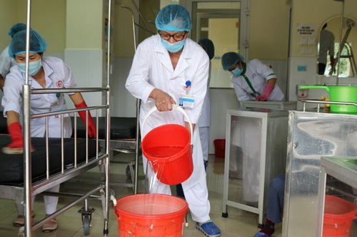 Tổng vệ sinh toàn viện, kiểm soát nhiễm khuẩn