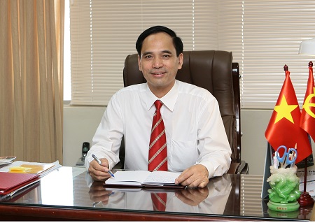 TS. Phạm Văn Tác.