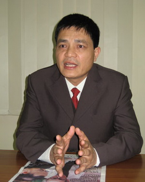 TS. Nguyễn Thanh Phong.