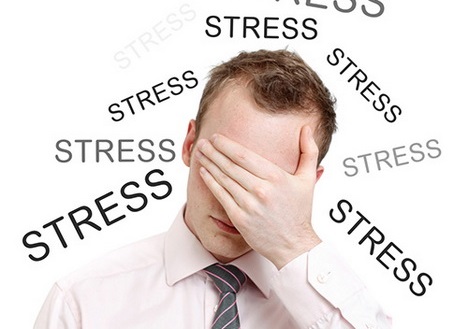 Stress là nguyên nhân hàng đầu và phổ biến dẫn đến suy giảm ham muốn tình dục ở nam giới.