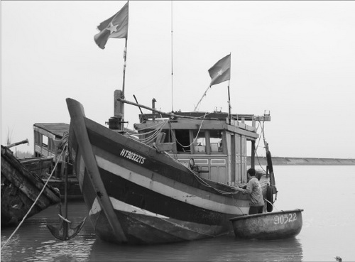 Hầu hết các tàu thuyền đánh cá tại Hà Tĩnh chưa được trang bị tủ thuốc y tế. Hầu hết các tàu thuyền đánh cá tại Hà Tĩnh chưa được trang bị tủ thuốc y tế.