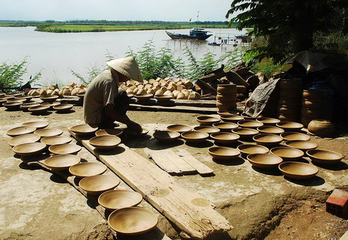 Một lò nung thủ công trong làng gốm Thanh Hà.