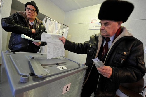 Người dân Nga đi bỏ phiếu bầu Tổng thống ngày 18/3