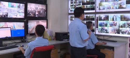 Bệnh viện Đại học Y Hà Nội trang bị nhiều camera an ninh khắp nơi sau vụ lộn xộn cuối năm ngoái.