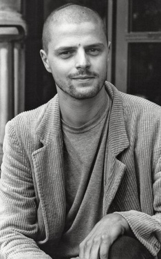 Fallko Hennig ( Bút danh F. Hennig) - nhà văn nổi tiếng của Đức, sinh tại Berlin năm 1969. Fallko Hennig ( Bút danh F. Hennig) - nhà văn nổi tiếng của Đức, sinh tại Berlin năm 1969.