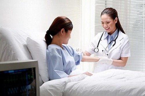 Đối với những người công tác trong ngành y, tình cảm những người bệnh dành cho bác sĩ như một liều thuốc tinh thần sau những ngày lao động mệt mỏi.
