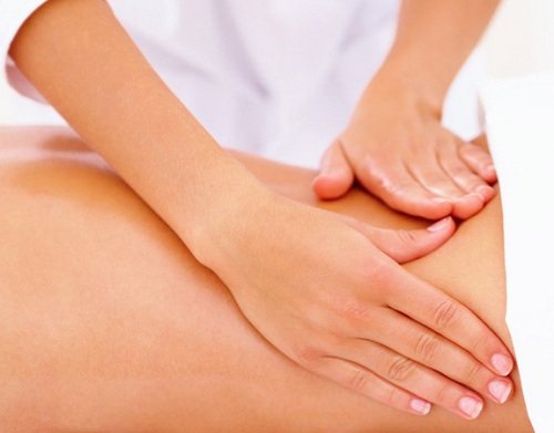 Xoa bóp chữa tắc tia sữa