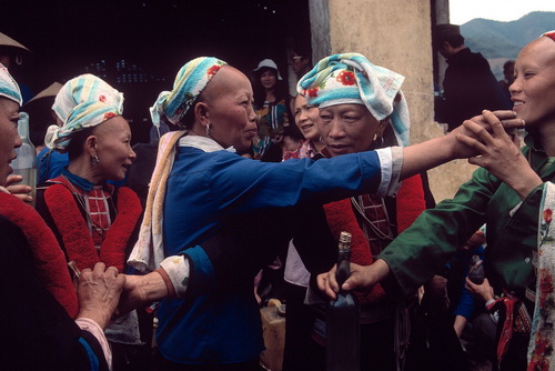 Chợ trên đèo.