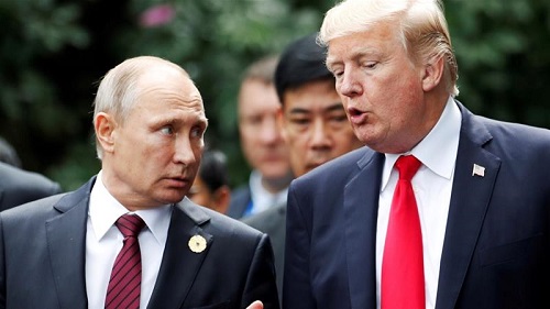 Tổng thống Nga Putin và Tổng thống Mỹ Donald Trump gặp nhau tại Diễn đàn APEC Đà Nẵng 2017.