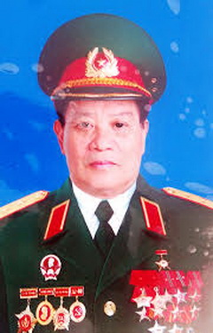 Anh hùng Lực lượng vũ trang, Trung tướng Nguyễn Văn Cốc.