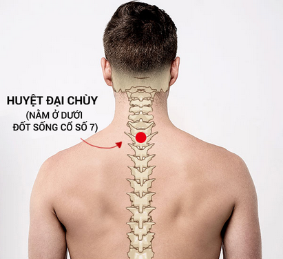 Day huyệt đại chuỳ là nơi hội tụ dương khí. Day huyệt đại chuỳ là nơi hội tụ dương khí.