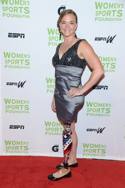 Melissa tự hào với chiếc chân giả của mình.