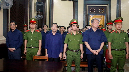 Các bị cáo tại phiên xét xử. Các bị cáo tại phiên xét xử.