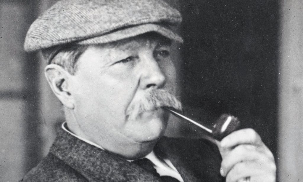 Arthur Conan Doyle, cha đẻ thám tử Sherlock Holmes huyền thoại.