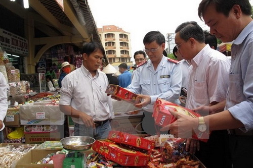 Thanh tra Bộ Y tế kiểm tra ATTP.
